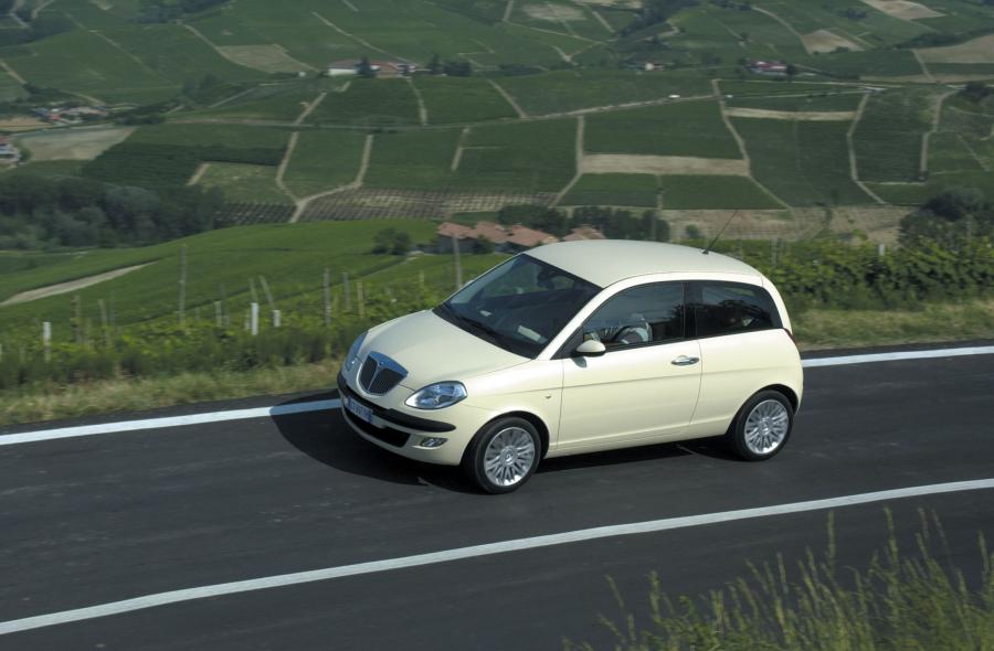  Lancia Ypsilon 2003 года  (фото 75 из 114)